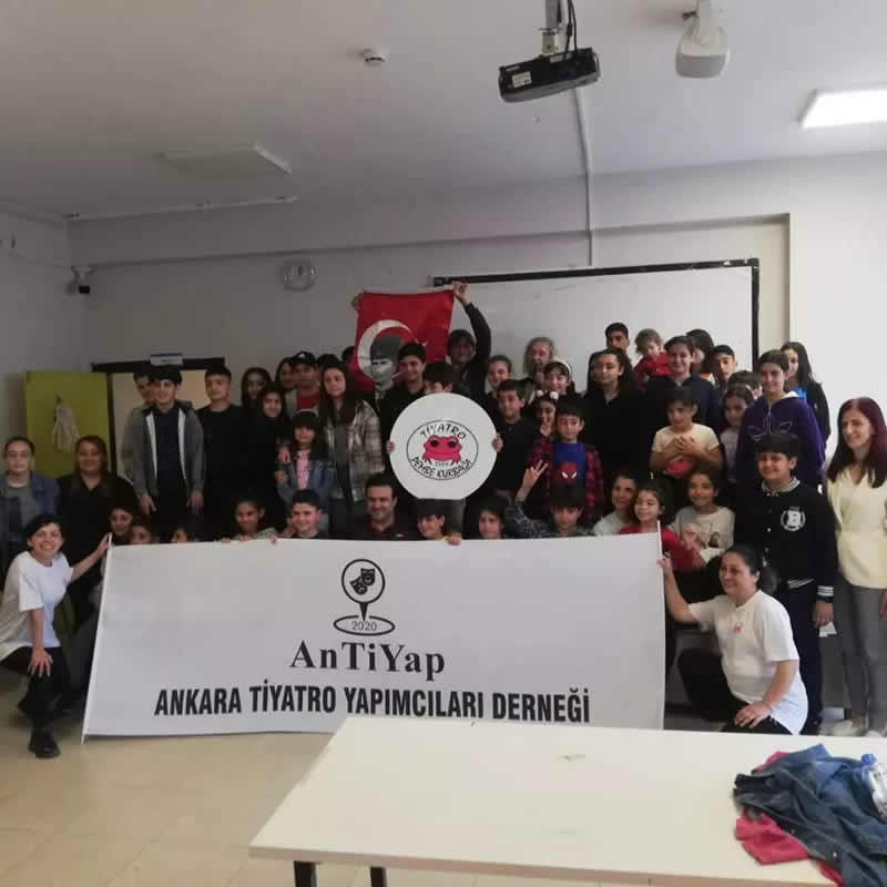 2023/TİYATRO PEMBE KURBAĞA EKİBİ